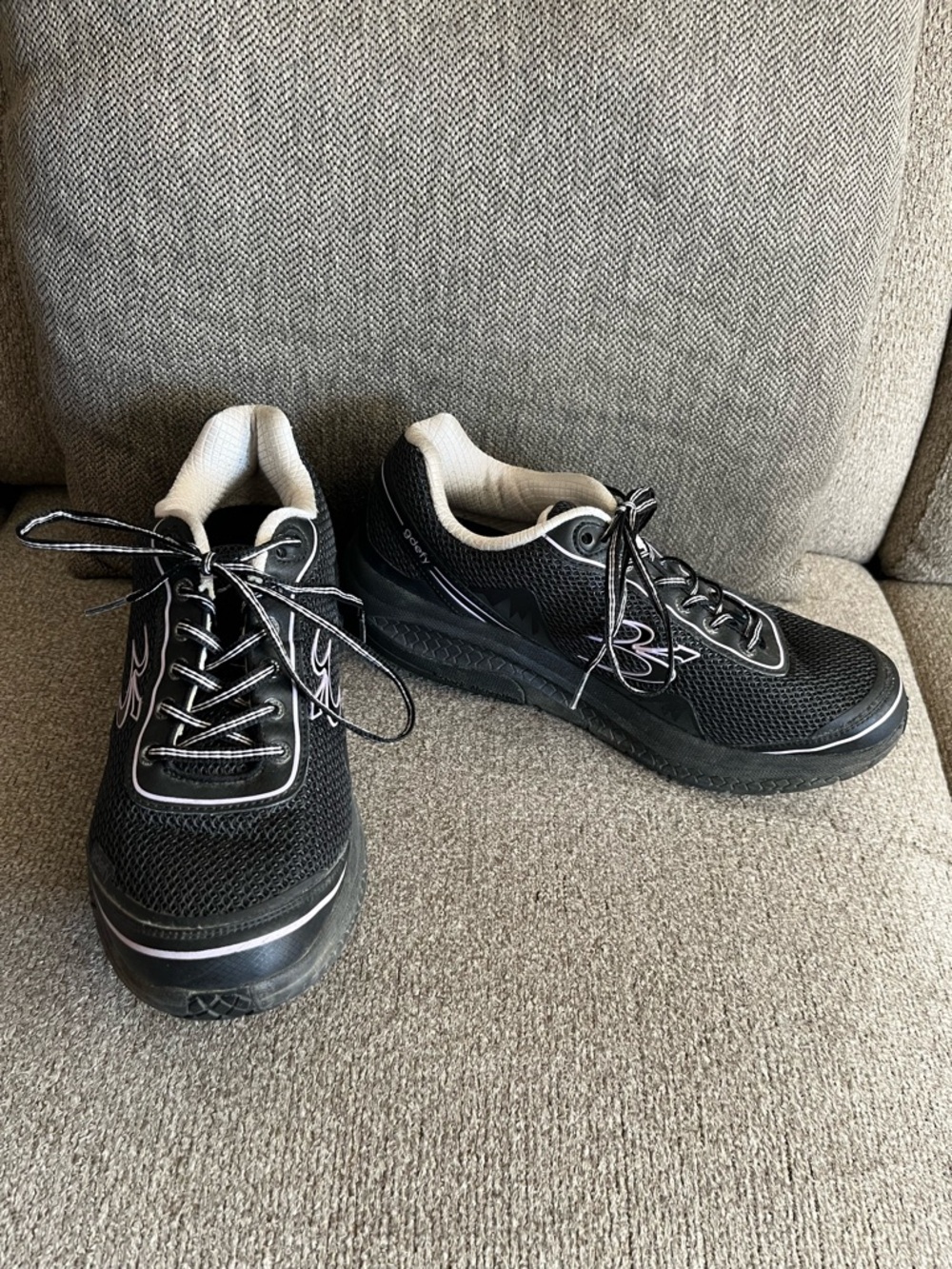Gdefy Gravity Defyer Woman’s Mighty Walk Walking Shoes Black TB9024FLP Size 10